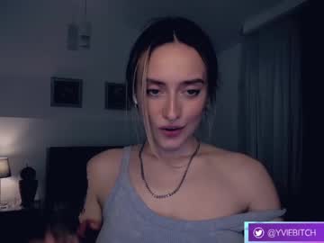 hardcore cam girl _yvie_ image #3134050