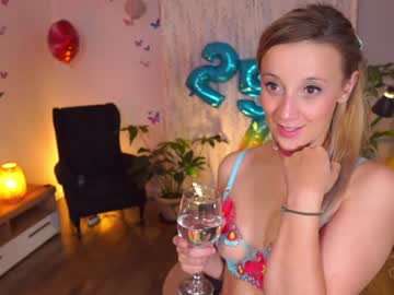 hardcore cam girl juicyandthepussyblvd image #1513113