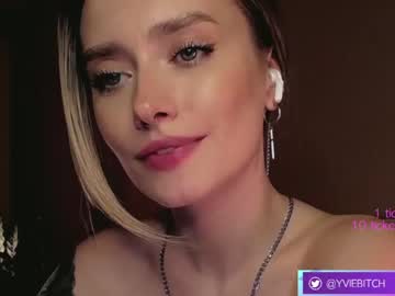 hardcore cam girl _yvie_ image #2365915