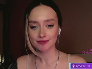 hardcore cam girl _yvie_ image #2366013