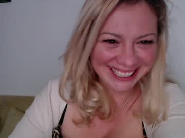 hardcore cam girl kiradivine image #1037399