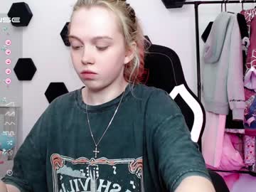 hardcore cam girl small_blondee image #2870155