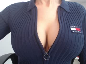 hardcore cam girl eat_mee_out image #1419674