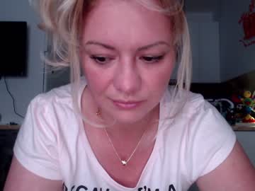hardcore cam girl kiradivine image #1329437
