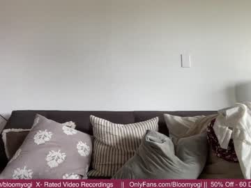 hardcore cam girl bloomyogi image #3129951