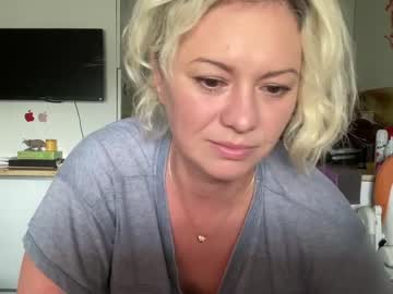 hardcore cam girl kiradivine image #3090404