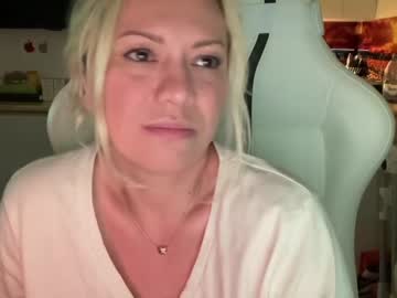 hardcore cam girl kiradivine image #2924577
