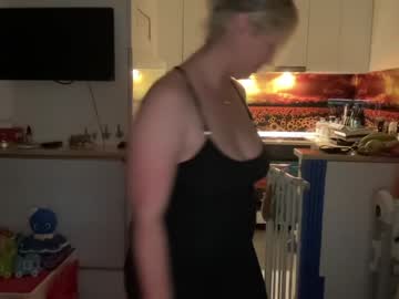 hardcore cam girl kiradivine image #2352729