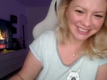 hardcore cam girl kiradivine image #645418