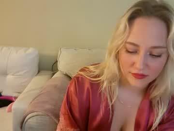 hardcore cam girl goddessmayvn image #2879044