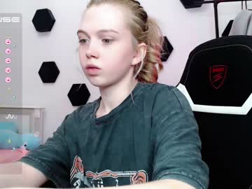 hardcore cam girl small_blondee image #2869830