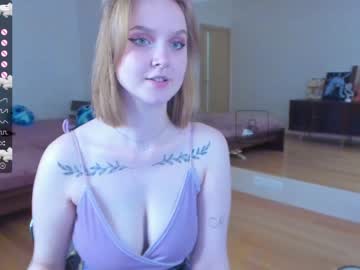 hardcore cam girl lovely_kisses image #1656770